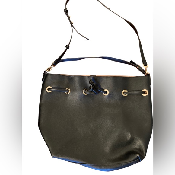 H&M Black Imitation Leather Shoulder/Crossbody Bag With Attached Cosmetic Bag. - Picture 3 of 15